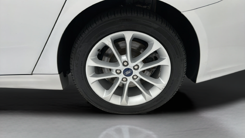 Used 2019 Ford Fusion Energi Titanium FWD image 9