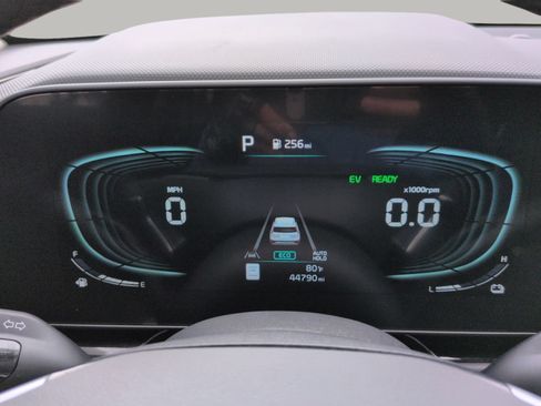 Certified 2023 Kia Niro EX FWD image 32