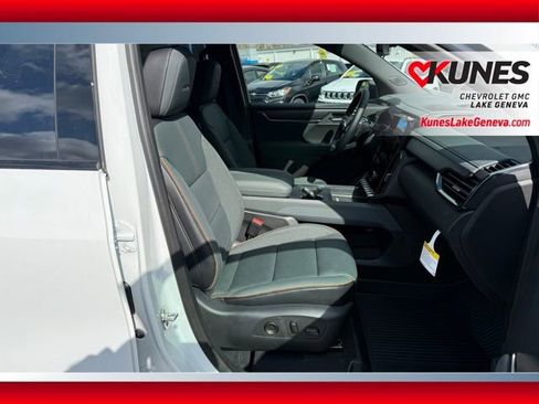 New 2026 GMC Acadia AT4 w/ Luxury Package image 22
