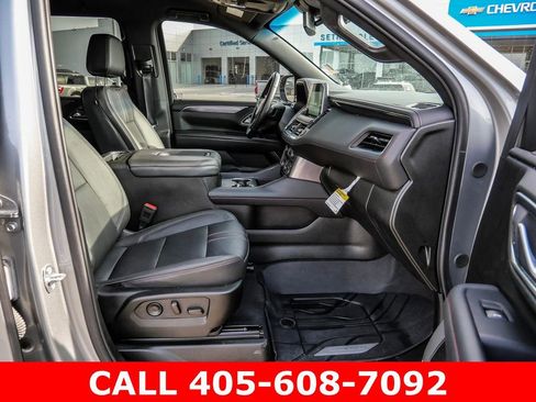 Used 2024 Chevrolet Suburban RST w/ Sport Performance Package AWD/4WD image 16