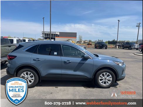 Used 2023 Ford Escape Active w/ Tech Pack #2 AWD/4WD image 2