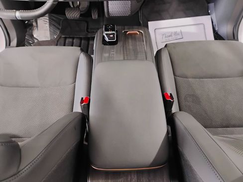 Used 2024 Nissan Ariya AWD image 51