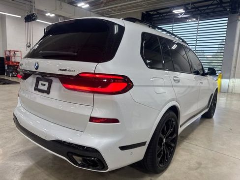 Used 2025 BMW X7 xDrive40i w/ M Sport Package AWD/4WD image 3