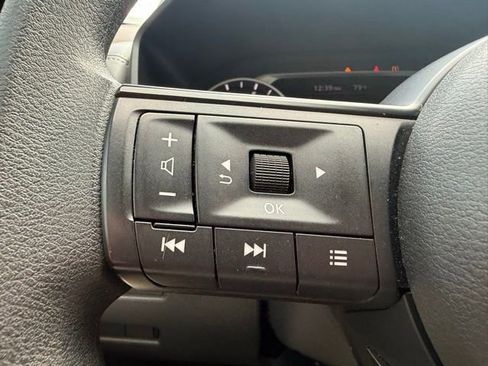 Used 2023 Nissan Rogue S image 14