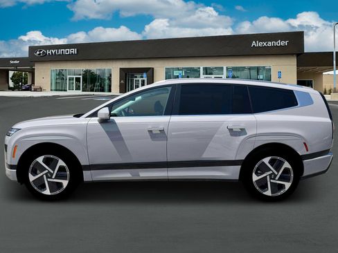 New 2026 Hyundai Ioniq 9 Calligraphy image 3