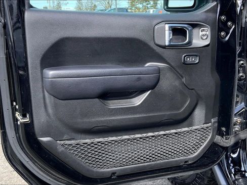 Certified 2024 Jeep Wrangler Willys image 19