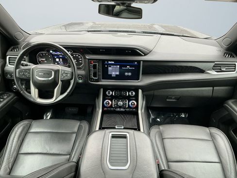 Used 2021 GMC Yukon XL Denali image 11
