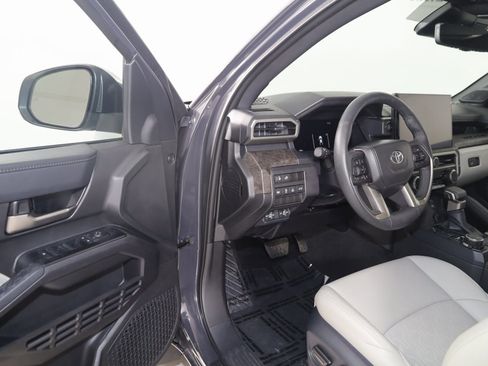 Used 2025 Toyota Tacoma Limited image 46