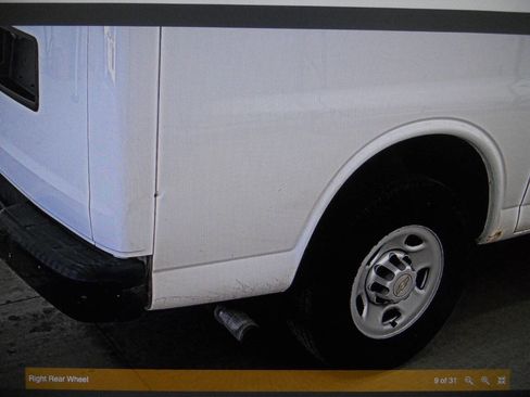 Used 2013 Chevrolet Express 2500 RWD image 8