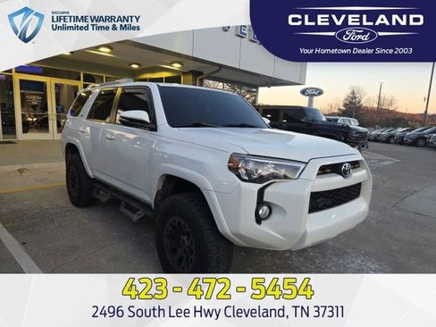 Used 2018 Toyota 4Runner SR5 Premium image 1