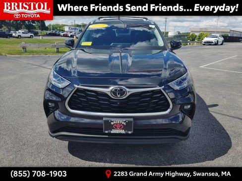 Used 2022 Toyota Highlander Limited AWD/4WD image 2