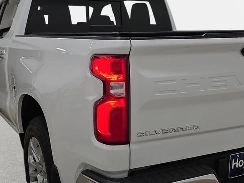 Used 2025 Chevrolet Silverado 1500 LTZ AWD/4WD image 34