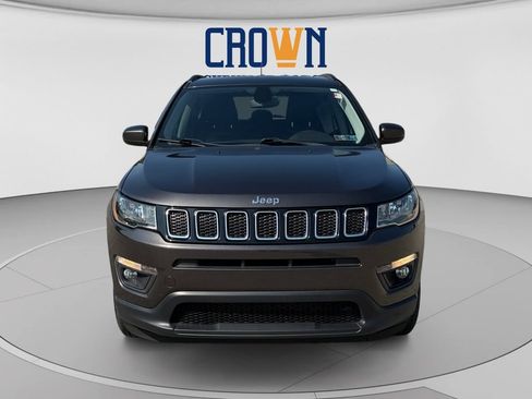 Used 2018 Jeep Compass Latitude w/ Cold Weather Group AWD/4WD image 8
