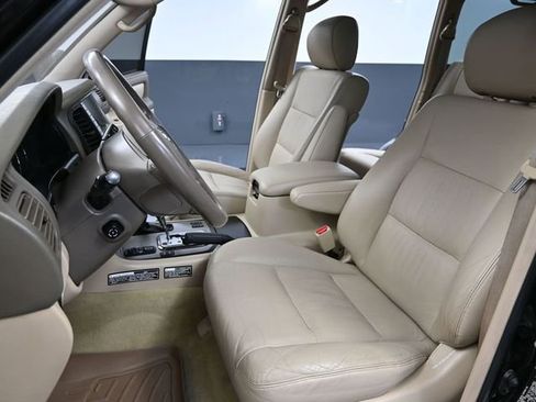 Used 2006 Toyota Land Cruiser image 21