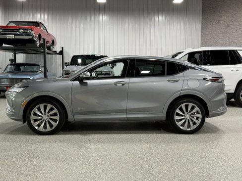 Certified 2025 Buick Envista Sport Touring FWD image 2