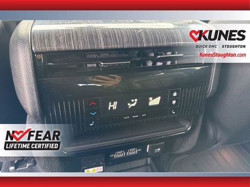 Used 2022 Jeep Wagoneer Series III w/ Rear Seat Video Group 1 AWD/4WD image 45