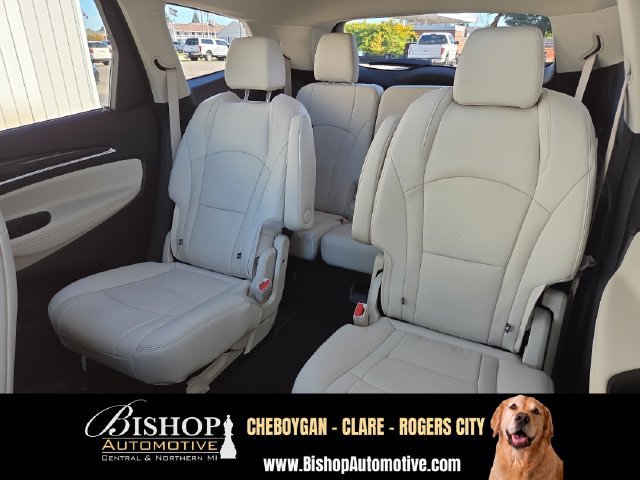 Used 2023 Buick Enclave Essence w/ Experience Buick Package AWD/4WD image 17