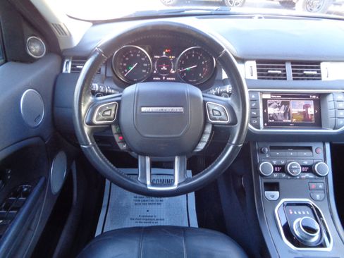 Used 2016 Land Rover Range Rover Evoque SE image 28