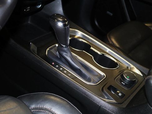 Used 2020 Chevrolet Traverse LT w/ LT Premium Package image 55