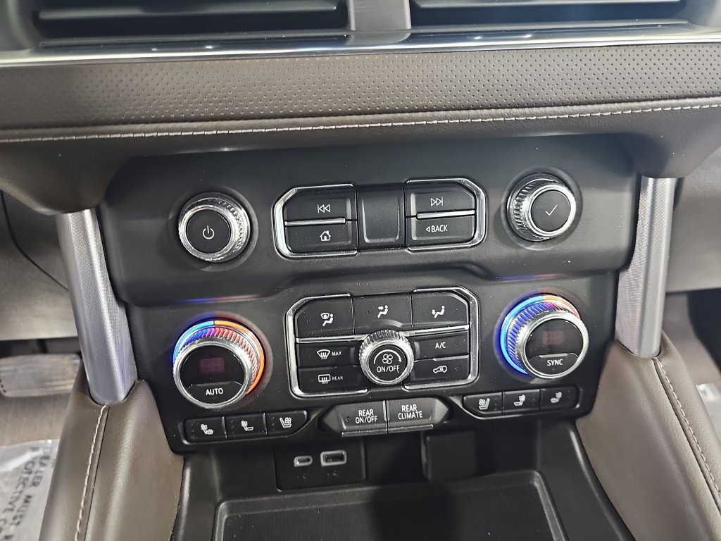 Used 2021 GMC Yukon SLT w/ SLT Premium Package AWD/4WD image 31