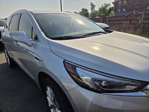 Used 2020 Buick Enclave Premium w/ Sun and Sites Package FWD image 4