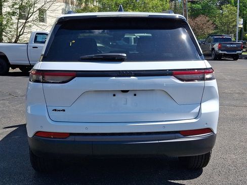 New 2026 Jeep Grand Cherokee Altitude AWD/4WD image 5