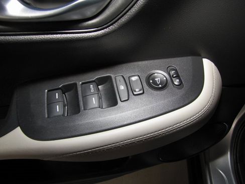 Certified 2023 Honda HR-V LX image 10