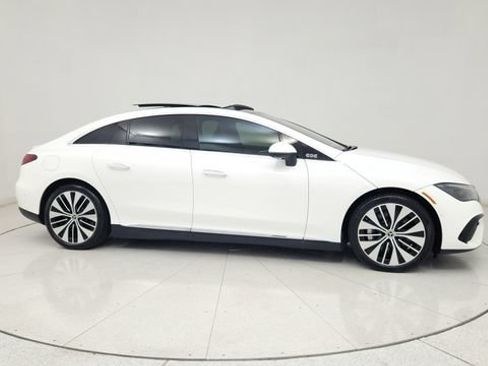 Used 2023 Mercedes-Benz EQE 500 4MATIC Sedan image 12