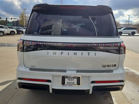 New 2026 INFINITI QX80 4WD w/ Sport Exterior Package image 7