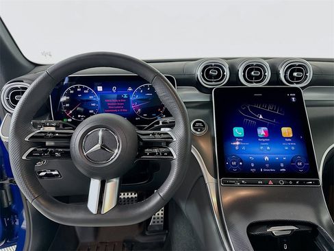 Used 2025 Mercedes-Benz GLC 300 4MATIC image 19