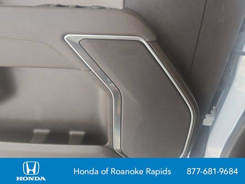 Used 2025 GMC Sierra 1500 SLT RWD image 29