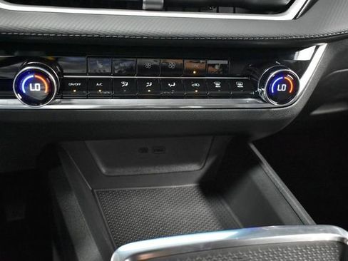 New 2026 Chevrolet Equinox LT w/ Convenience Package II AWD/4WD image 21