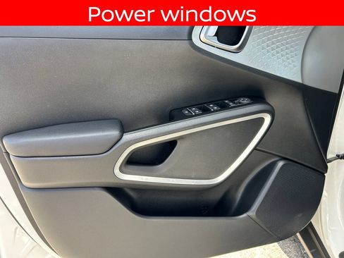 Used 2024 Kia Soul LX w/ Option Group 015 FWD image 15