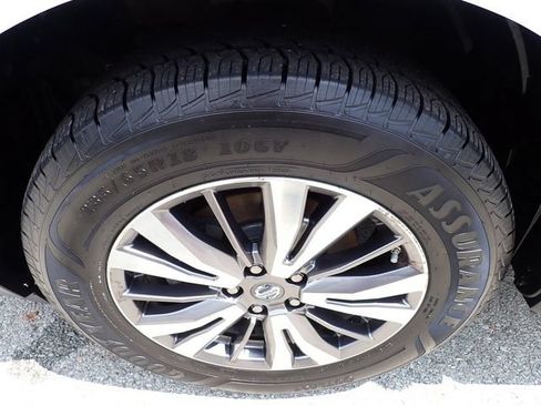 Used 2018 Nissan Pathfinder SV AWD/4WD image 12