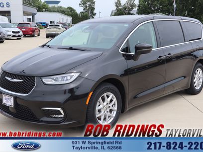 Used 2023 Chrysler Pacifica Touring-L