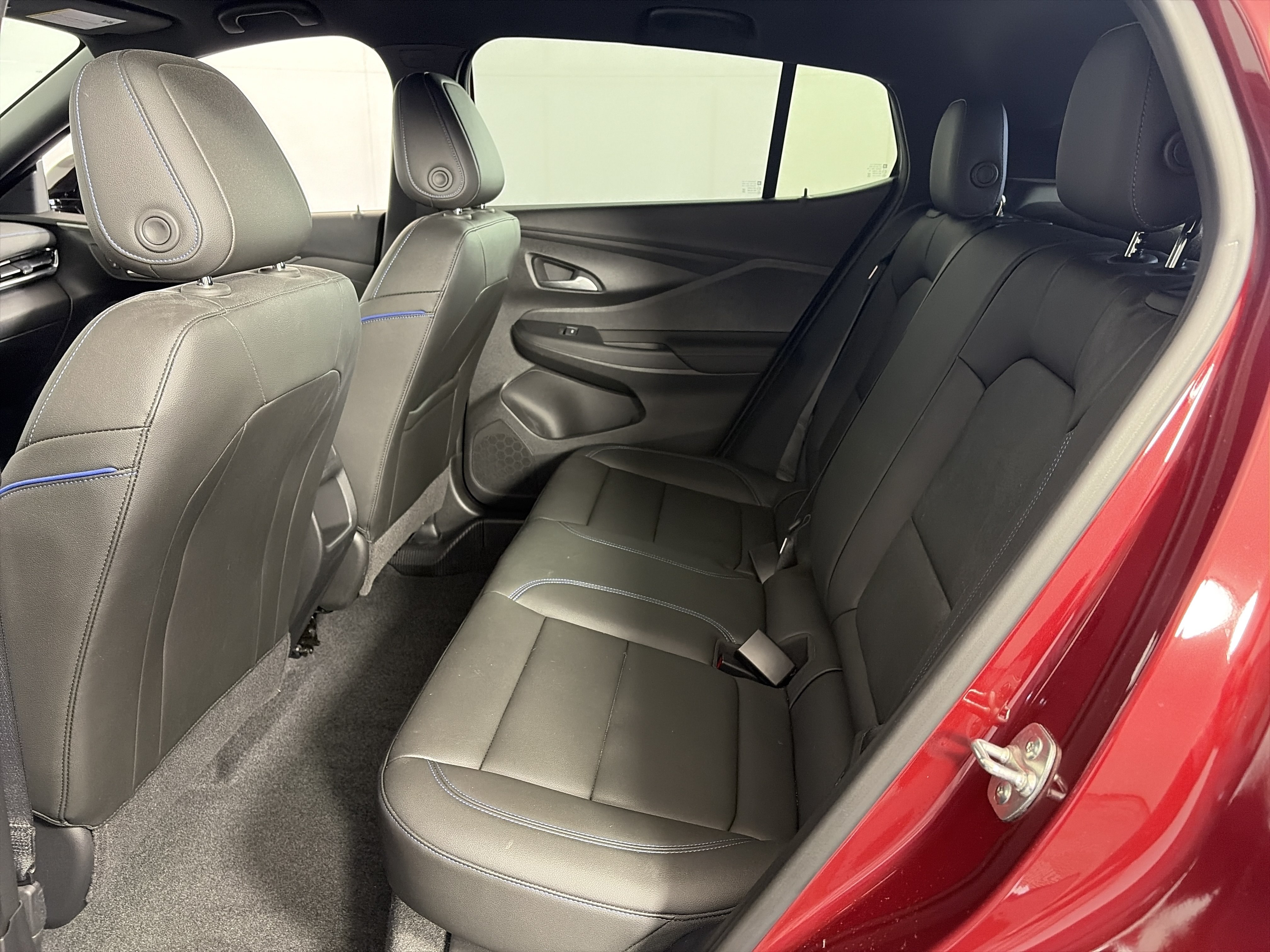 Used 2024 Buick Envista Sport Touring w/ Convenience I Package FWD image 7