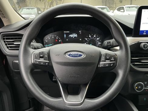 Used 2020 Ford Escape SE image 16