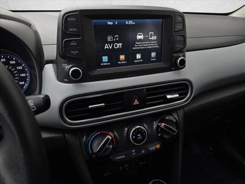 Used 2018 Hyundai Kona SE FWD image 26