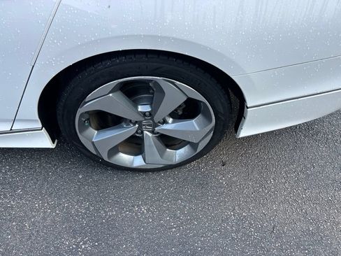 Used 2020 Honda Accord Touring image 10