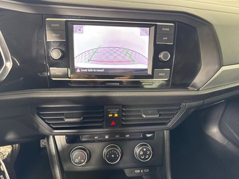 Used 2024 Volkswagen Jetta S image 18