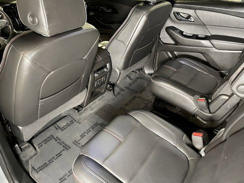Used 2023 Chevrolet Traverse RS image 36