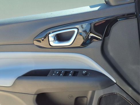 New 2026 Jeep Compass Limited image 18