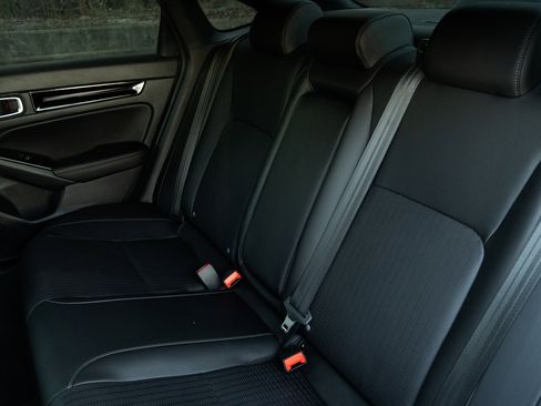 Used 2025 Honda Civic Sport image 18