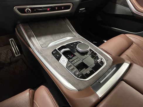 Used 2025 BMW X7 M60i w/ Climate Comfort Package AWD/4WD image 22