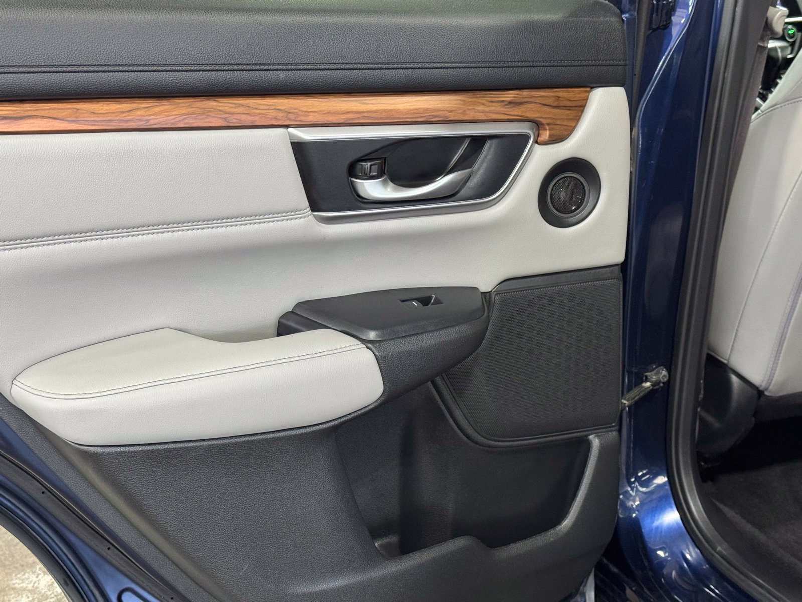 Used 2020 Honda CR-V EX-L image 38