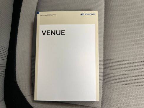 Used 2025 Hyundai Venue SEL FWD image 27