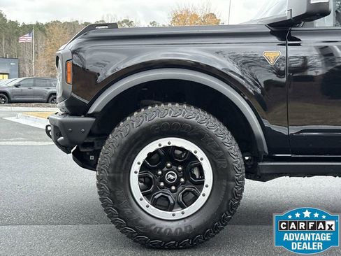 Used 2023 Ford Bronco Badlands w/ Sasquatch Package image 11