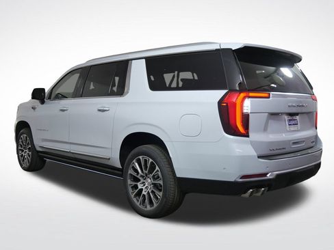 New 2026 GMC Yukon XL Denali w/ Denali Reserve Package AWD/4WD image 4