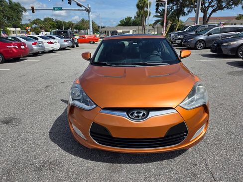 Used 2013 Hyundai Veloster w/ Tech Pkg FWD image 9