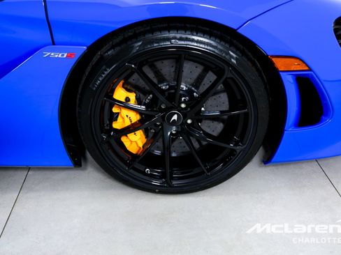 New 2026 McLaren 750S Spider RWD image 24